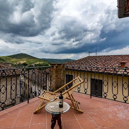 Art Rebus Tower In Tuscany Apartment Radda in Chianti Luaran gambar