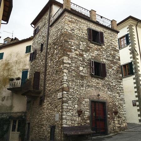 Art Rebus Tower In Tuscany Apartment Radda in Chianti Luaran gambar