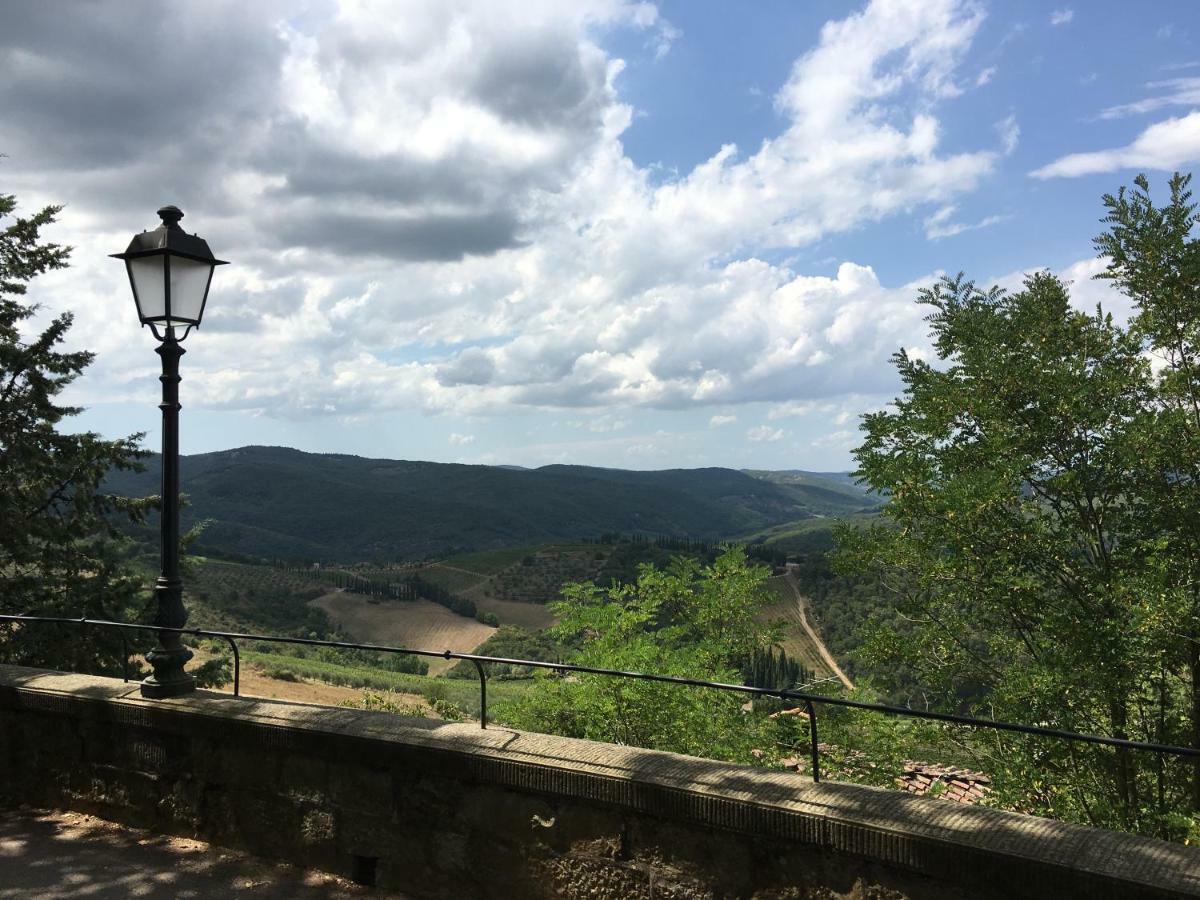 Art Rebus Tower In Tuscany Apartment Radda in Chianti Luaran gambar