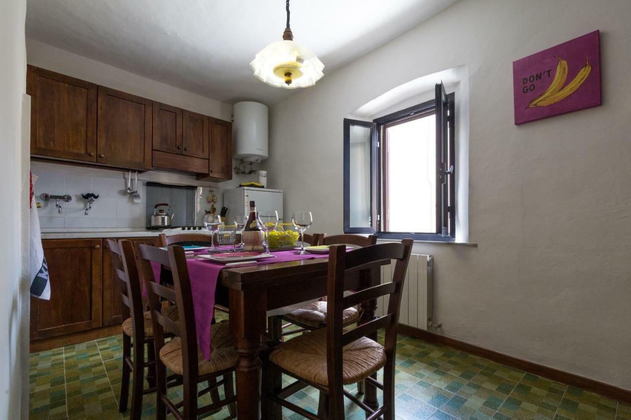 Art Rebus Tower In Tuscany Apartment Radda in Chianti Luaran gambar
