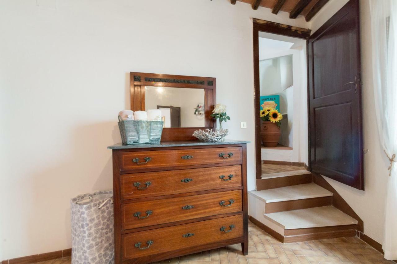 Art Rebus Tower In Tuscany Apartment Radda in Chianti Luaran gambar