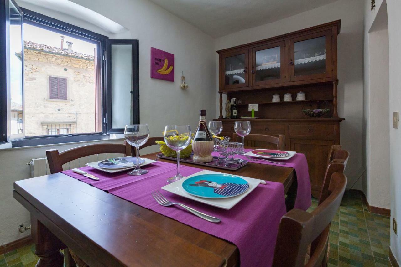 Art Rebus Tower In Tuscany Apartment Radda in Chianti Luaran gambar