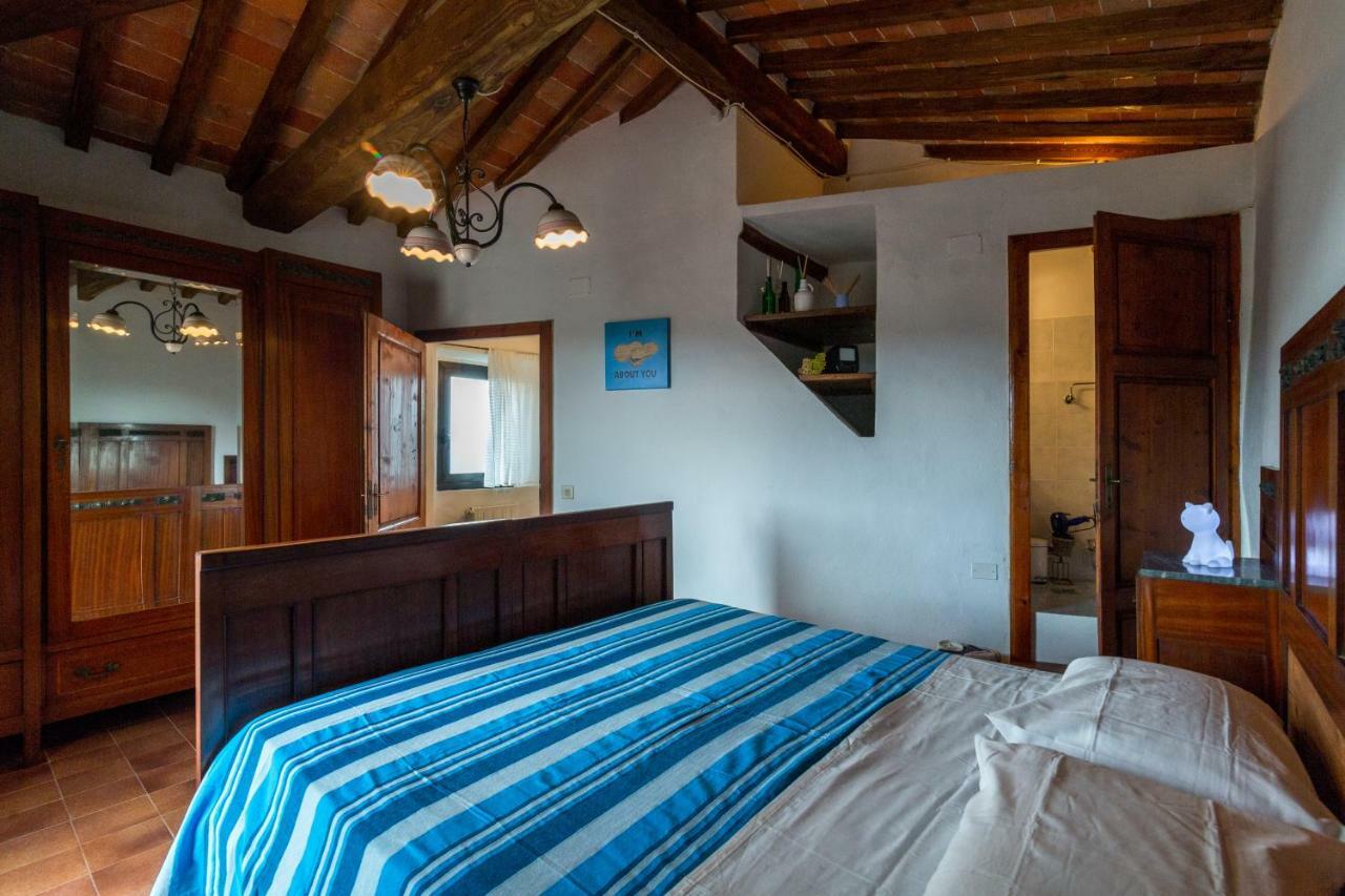Art Rebus Tower In Tuscany Apartment Radda in Chianti Luaran gambar