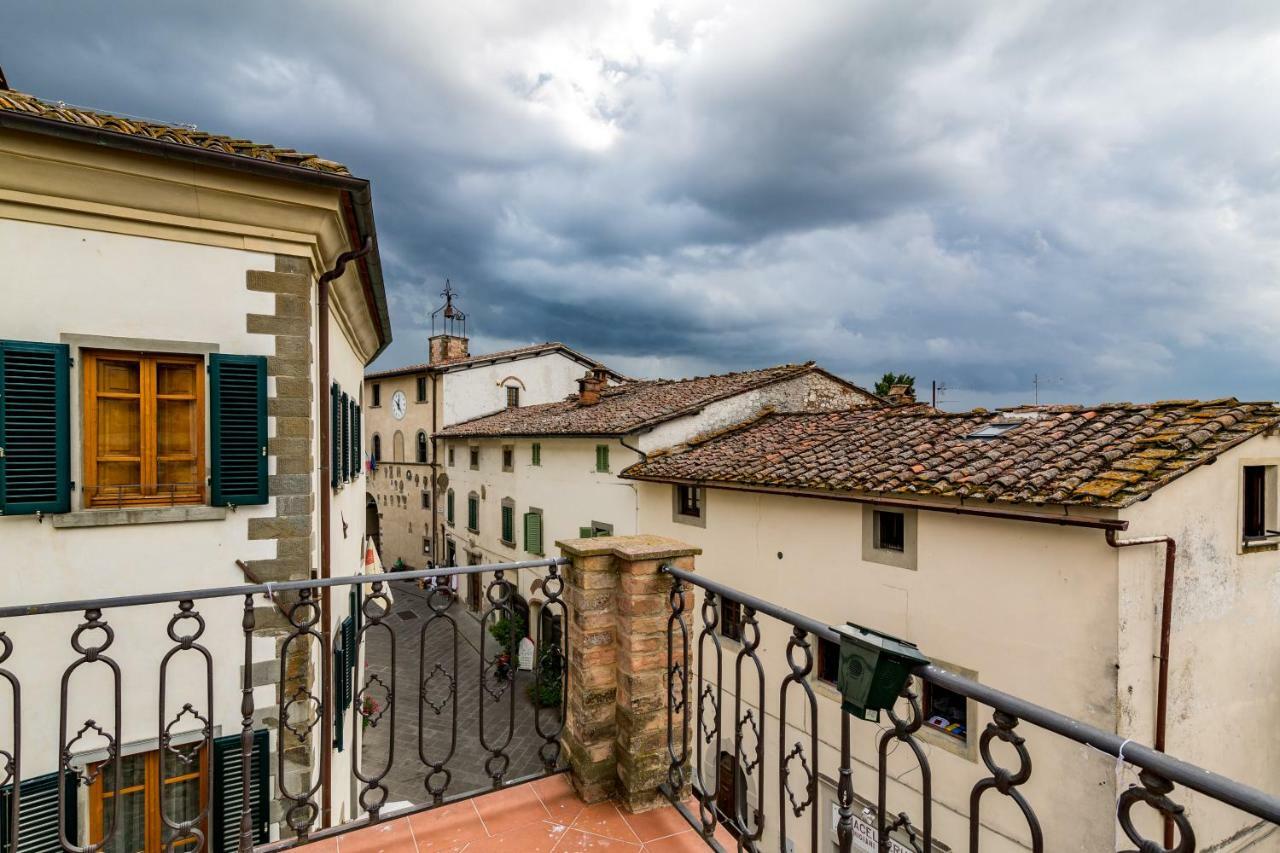 Art Rebus Tower In Tuscany Apartment Radda in Chianti Luaran gambar