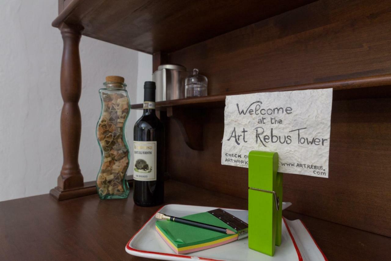Art Rebus Tower In Tuscany Apartment Radda in Chianti Luaran gambar
