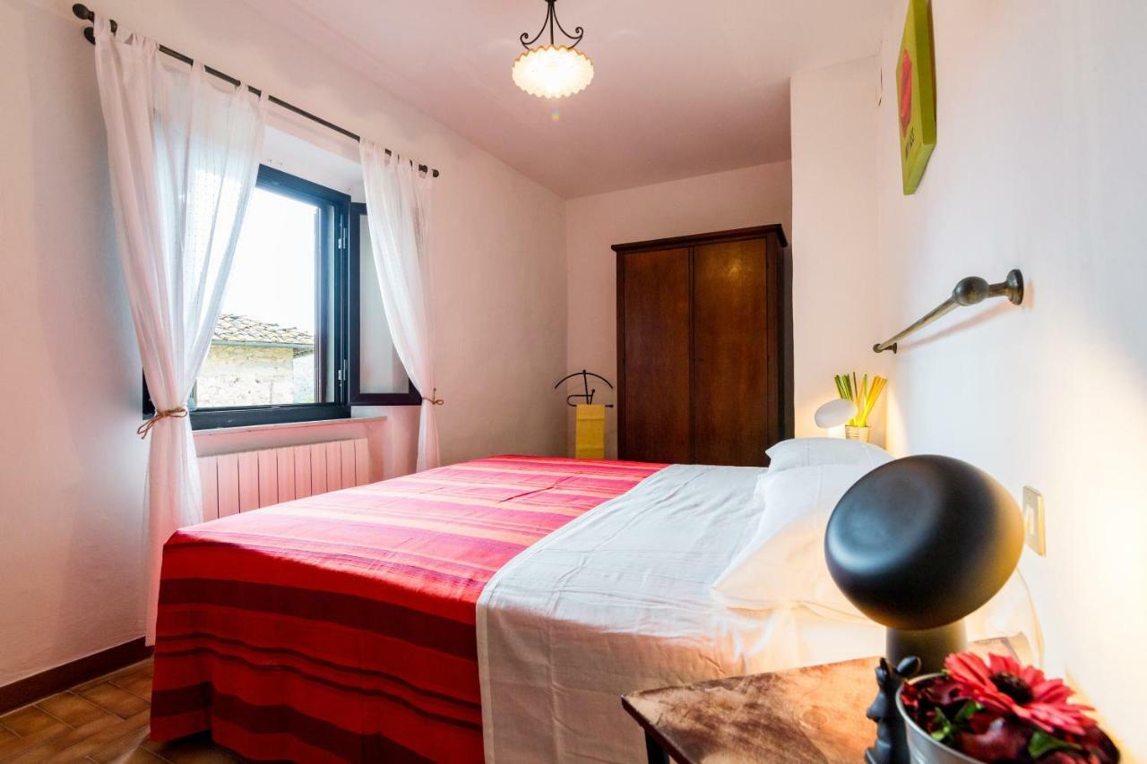 Art Rebus Tower In Tuscany Apartment Radda in Chianti Luaran gambar