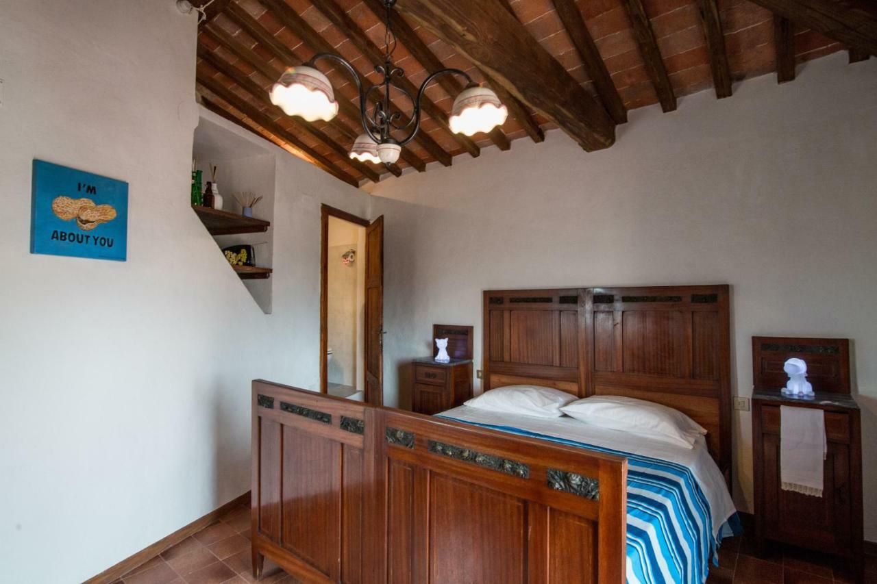 Art Rebus Tower In Tuscany Apartment Radda in Chianti Luaran gambar