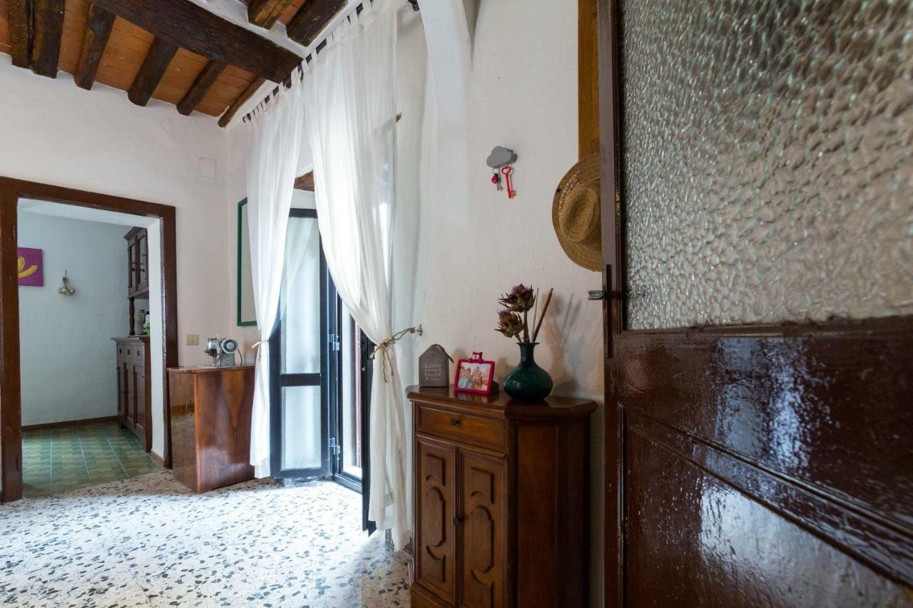 Art Rebus Tower In Tuscany Apartment Radda in Chianti Luaran gambar