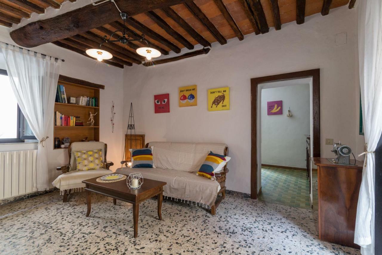 Art Rebus Tower In Tuscany Apartment Radda in Chianti Luaran gambar
